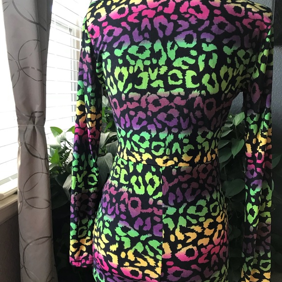 NWOT🎨MULTI-COLORED LEOPARD PRINT ROMPER - Picture 3 of 6